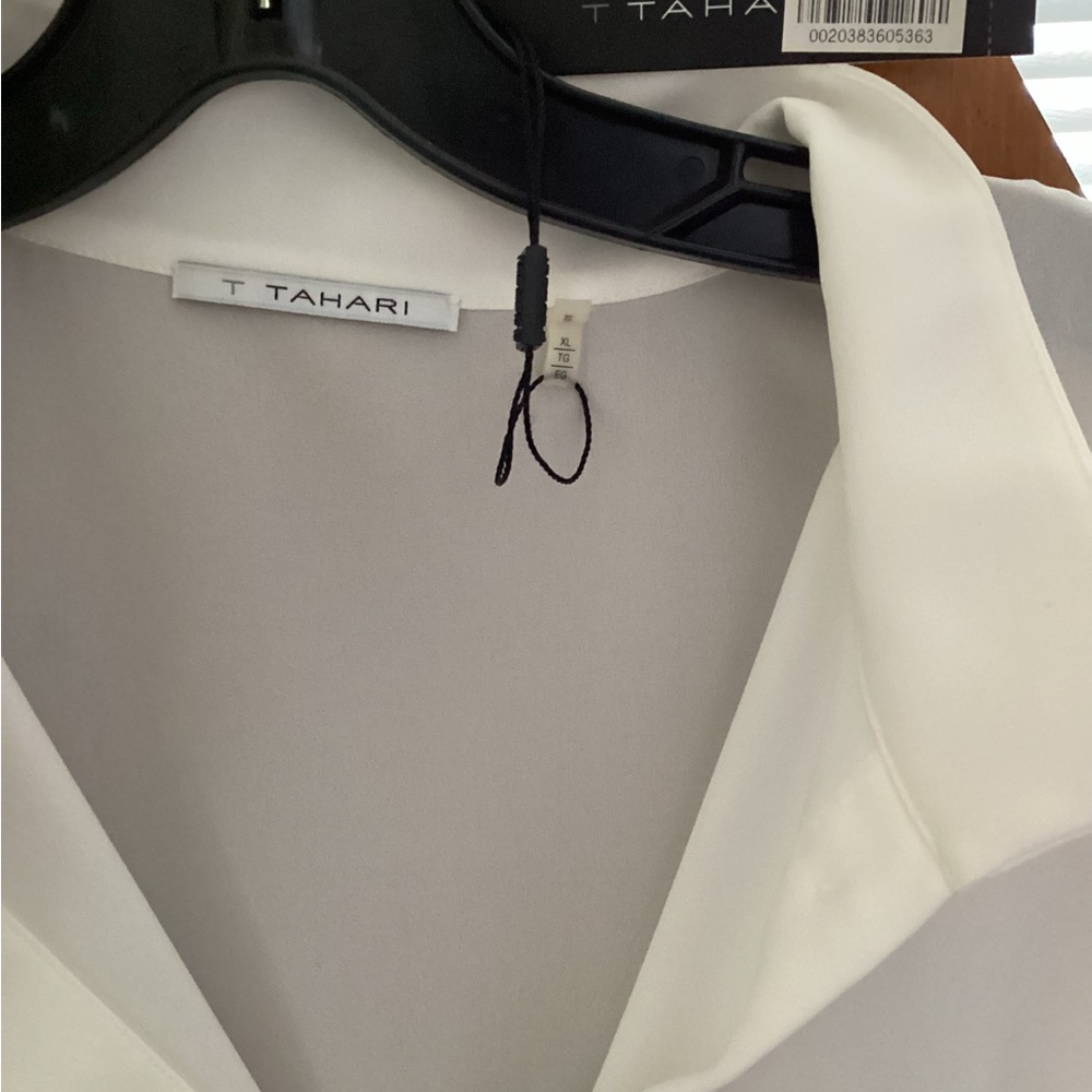 Tahari hi-low sleeveless blouse